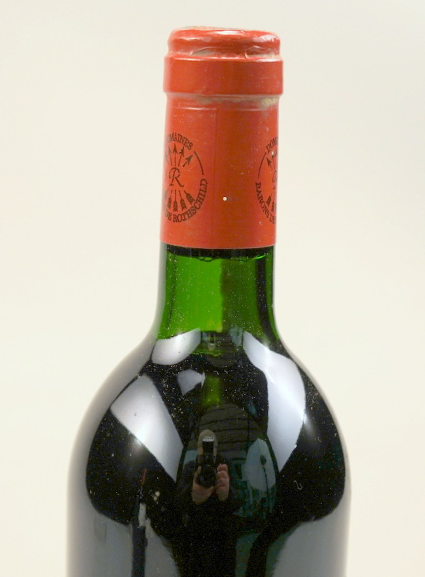 Carruades de Lafite-Rothschild, Paulliac, 1985,eine Flasche, Etikett besch., Füllstand -2cm.,, - Image 2 of 3