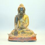 Burmesischer Buddha mit Erdberührungsgeste, Mandalay 18. Jhd.,Im Lotossitz mit Brahma Mudra,