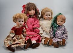 Vier alte Puppen,ungemarkt, Porzellanköpfe, Massekörper, 3x Echthaarperücken, 3x Schlafaugen, 1x