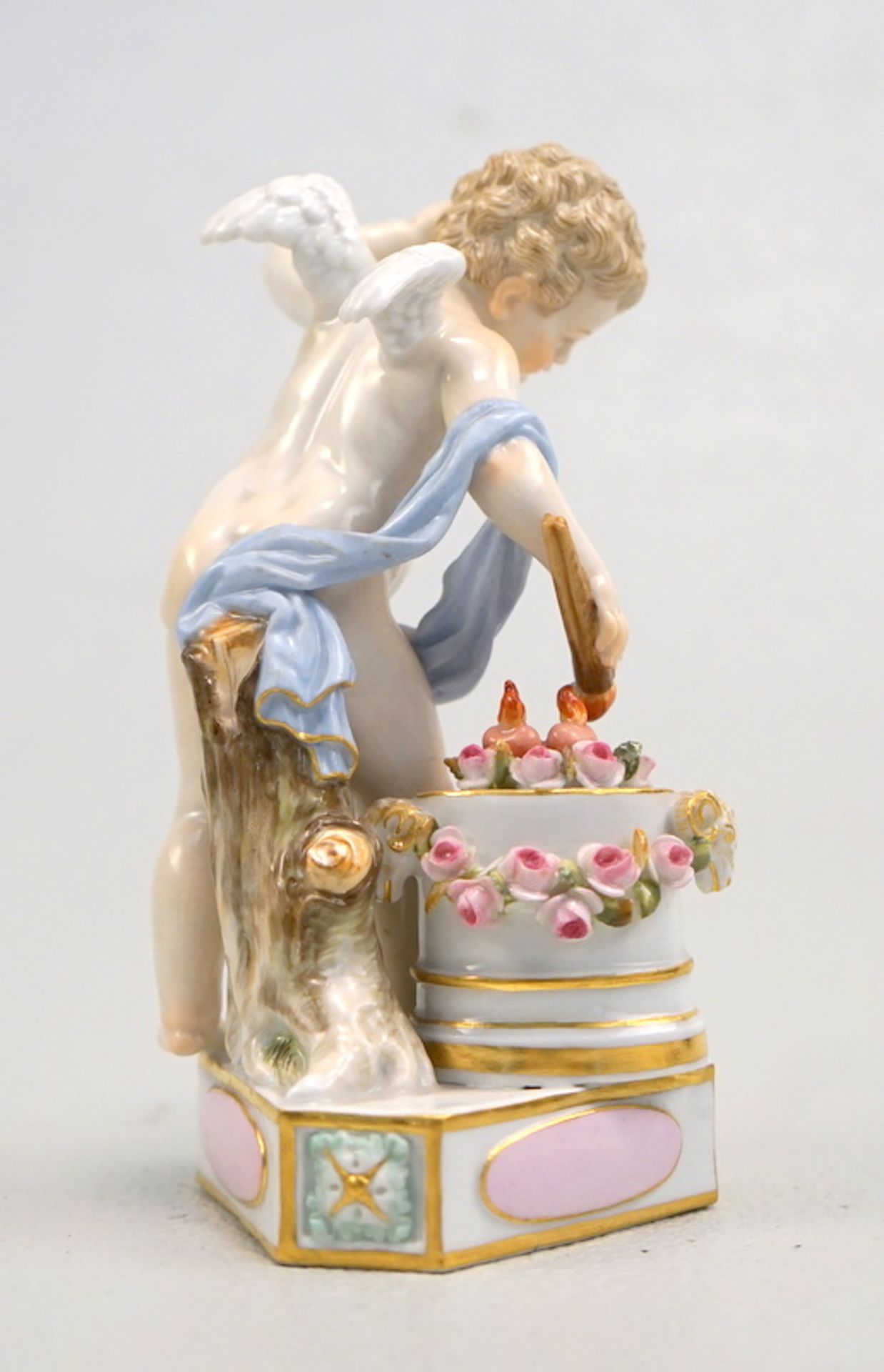 Königl. Meissen (Unterglasurblaue Marke (Knaufzeit) 1850-1924, 2. Wahl): Figur "Je les enflammes", - Image 2 of 3