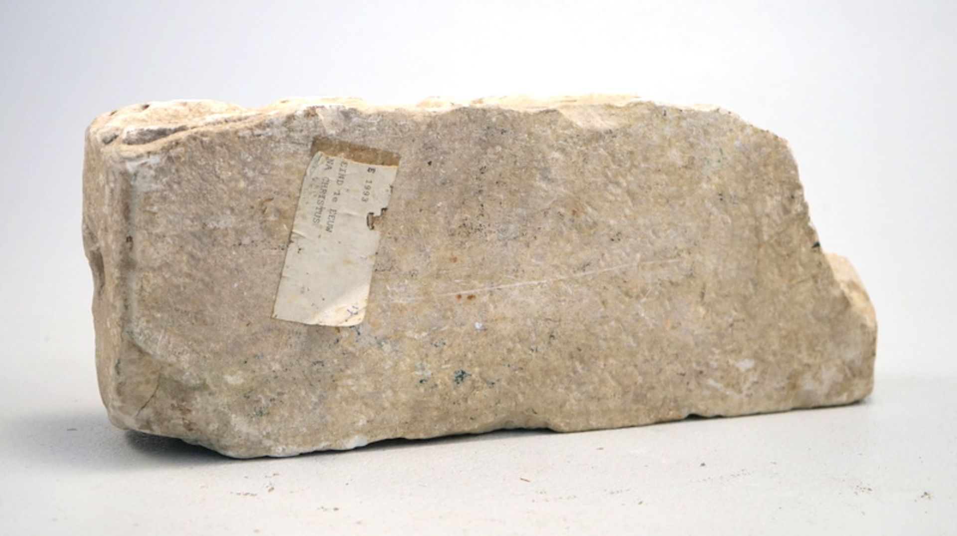 Antiker Zierstein Marmor Römisch 1 Jh. N.chr.,Fragment eines Steinpfostens, Grauer Istrischer Marmor - Image 2 of 2