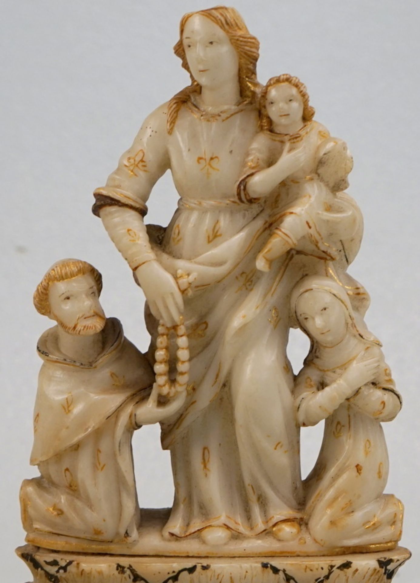 Gruppe "Sacra Conversazione" Alabaster, Trapani (Sizilien), 17.Jhd.,Alabaster geschnitzt mit - Bild 2 aus 3