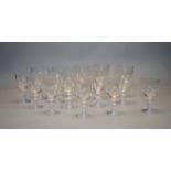 Rene Lalique, Wingen sur Moder (diamantgeritze Signatur): Satz von elf Weißweingläsern und sechs