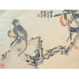 Japanische Pinselzeichnung eines Affens auf Pfirsichzweig,Aquarell auf Bütten, Spempelmarke und