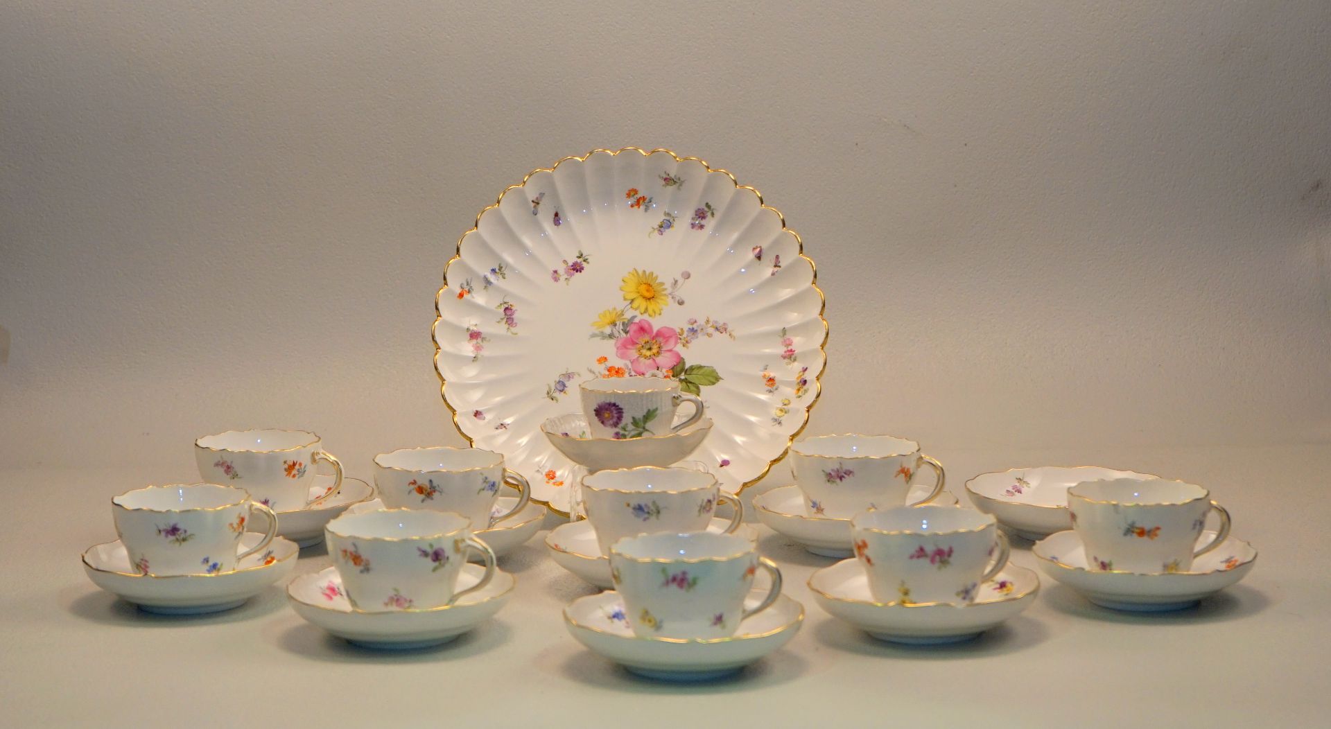 Königl. Meissen (Unterglasurblaue Marke (Knaufzeit) 1850-1924, 1. Wahl): Neun Kaffegedecke mit