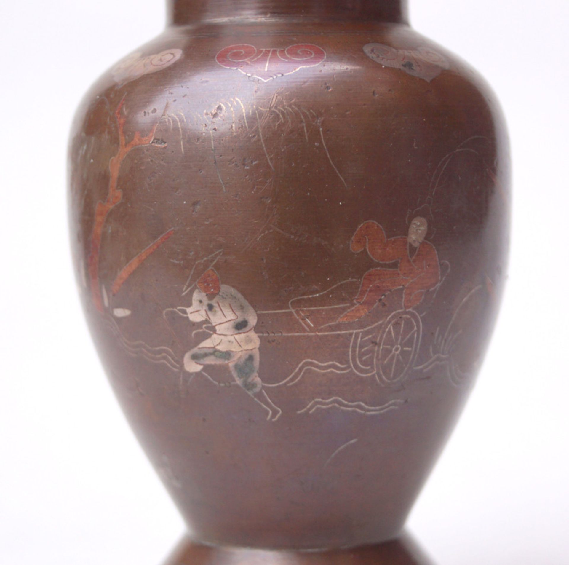 Takabori Bronzevase mit Goldtauschierungen, Japan, Meji- Periode,Balustervase mit konischem Fuß - Bild 2 aus 3