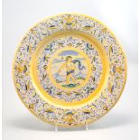 Große Majolika-Platte nach Renaissance-Vorbild, Italien 19./20.Jhd.,Keramik mit Malerei in Gelb,