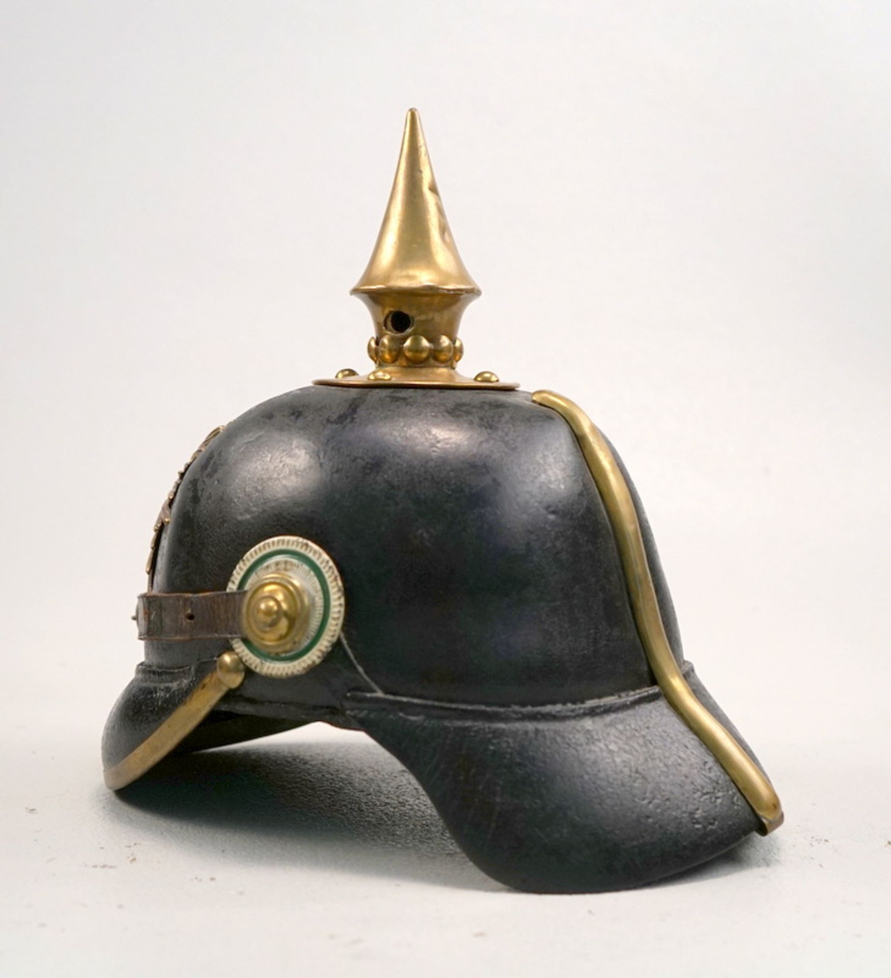 Infantrie Pickelhaube Sachsen ca. 1880,Leder Geschwärzt, Messingumfasst, Sächsisches Hoheitswappen - Image 2 of 4