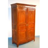 feiner victorianischer Kleiderschrank, England, um 1890,Mahagoni massiv und furniert, der