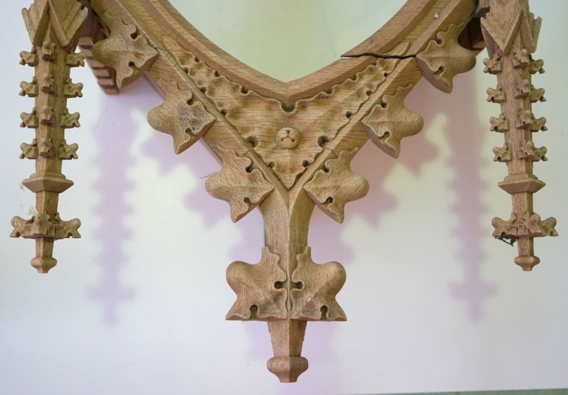 Kleiner Madonnenschrein im Neogotischem Stil,Wandvitriene für eine Heiligenfigur, Eiche mit - Bild 2 aus 4