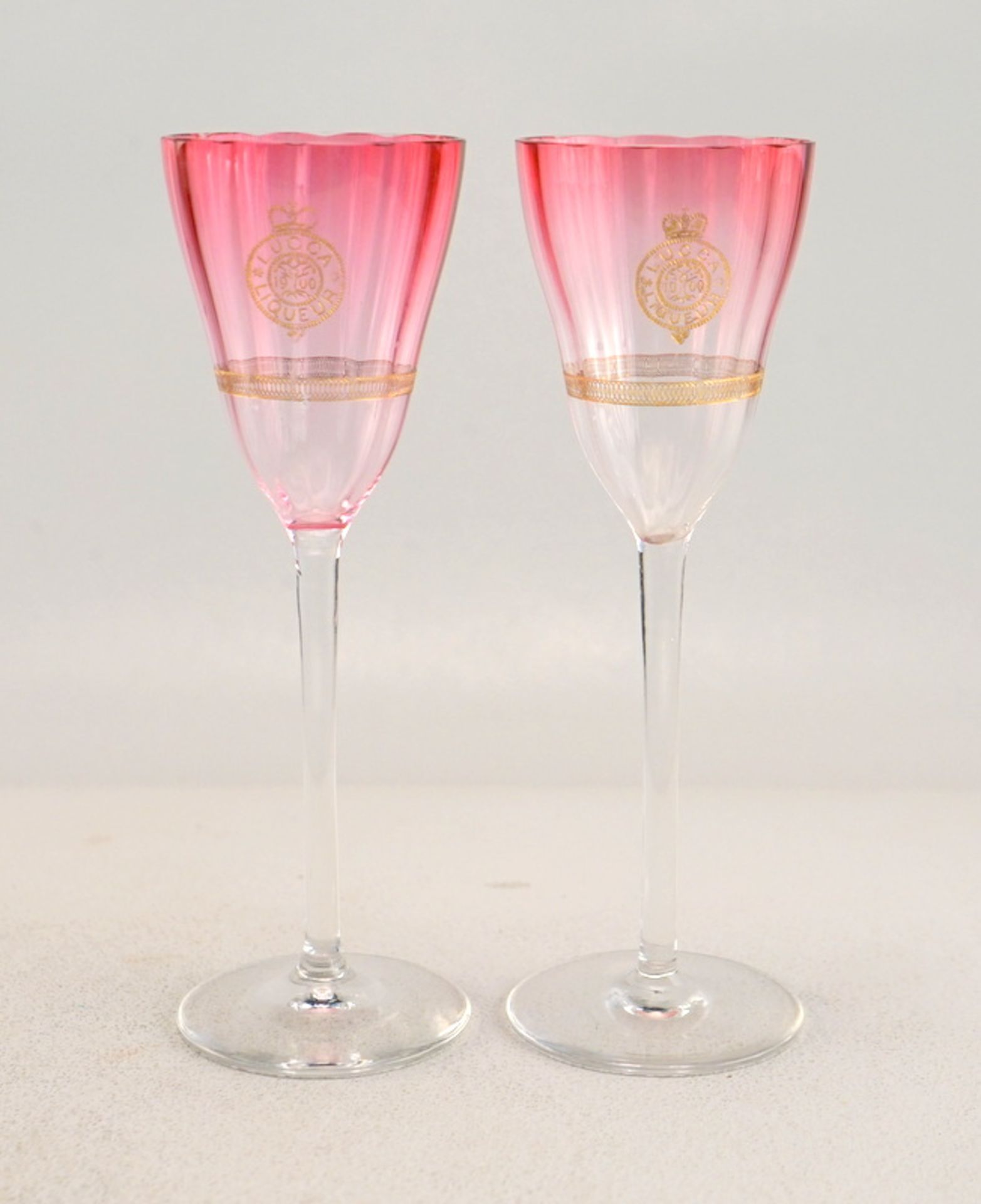 Zwei pinke Lucca Liqueur Gläser, Entw. Koloman Moser um 1900