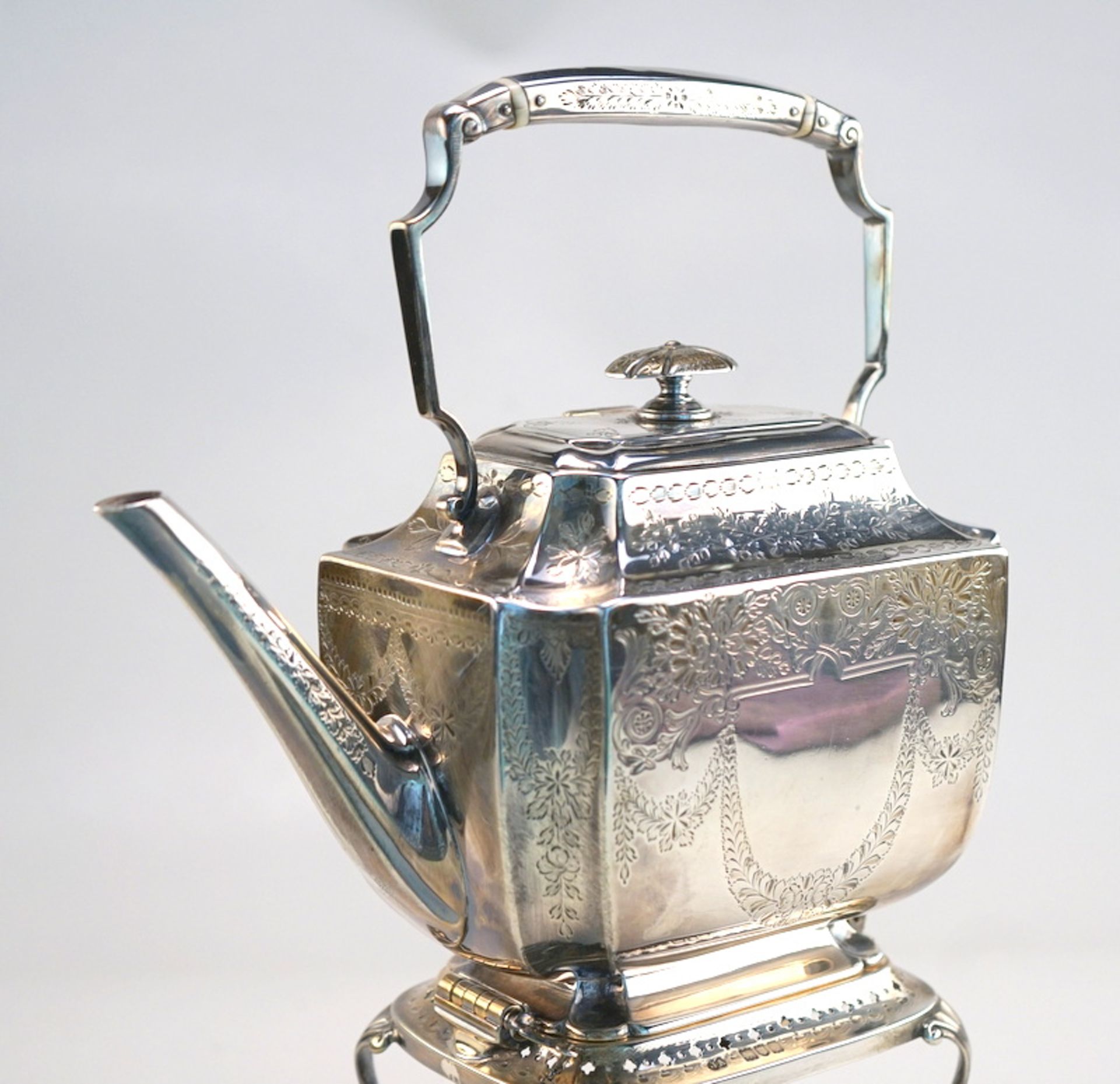 Teekanne auf Stövchen mit Brenner, Sterlingsilber, englisch, London, 1898 - Bild 2 aus 6