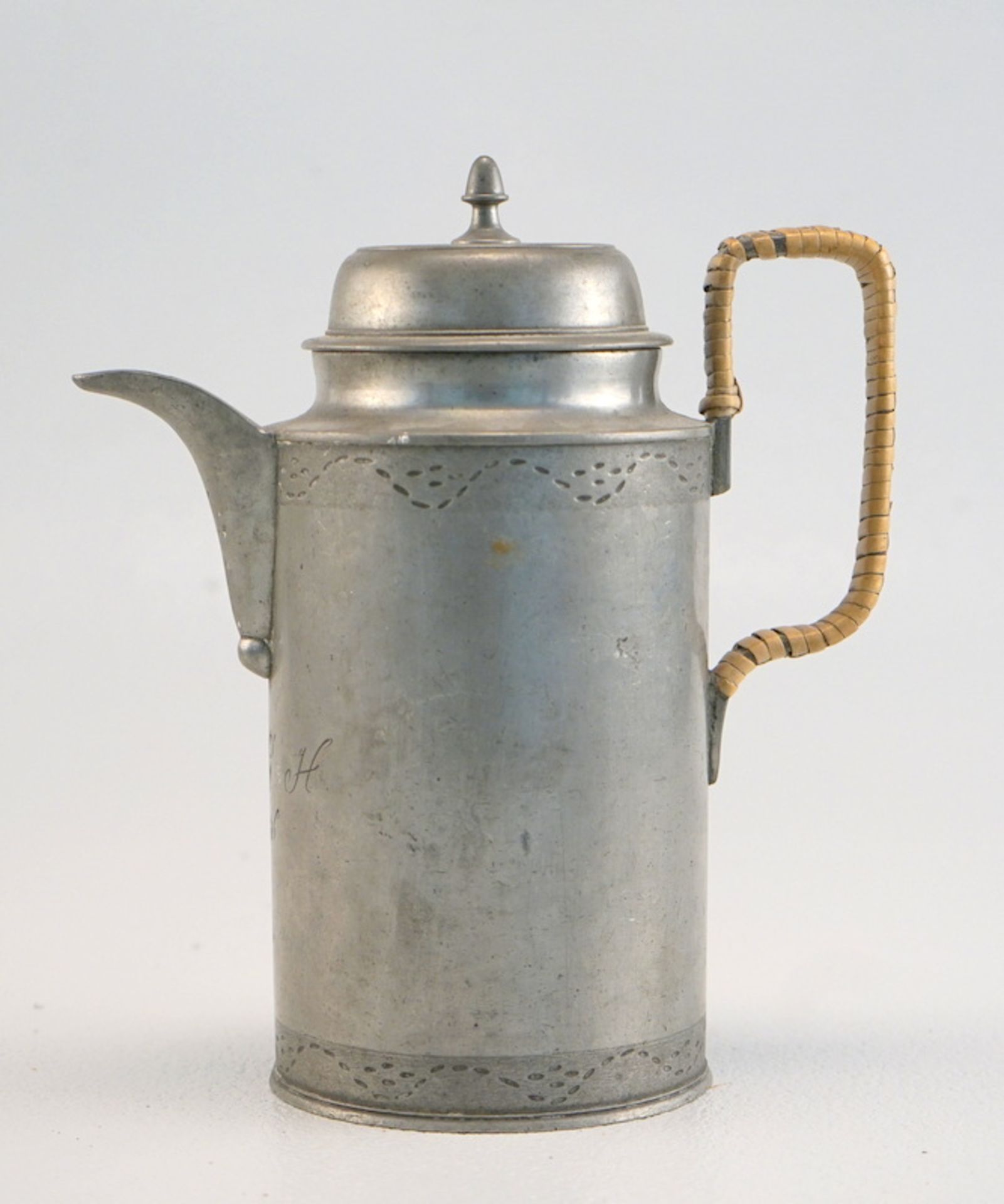 Kaffeekanne des Biedermeier, Zinn,datiert 1836 - Bild 3 aus 4