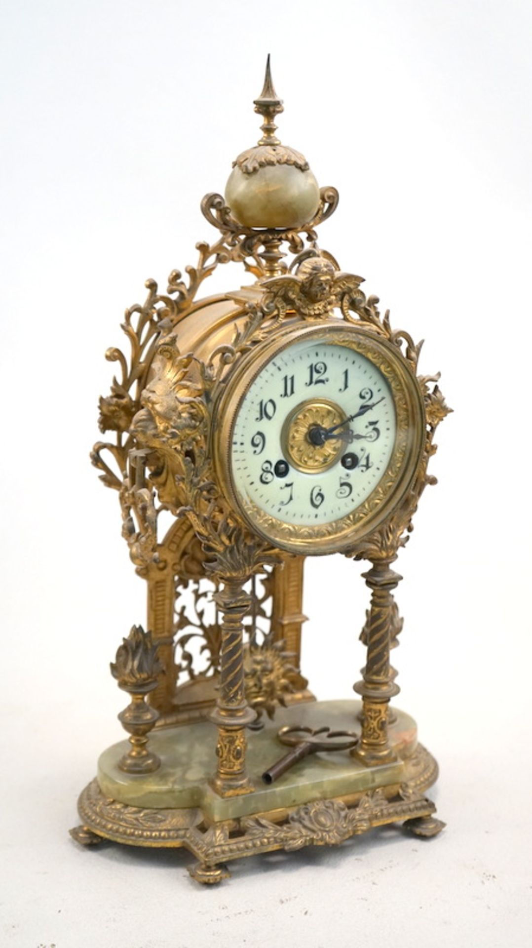 Lenzkirch, Aktiengesellschaft für Uhrenfabrikation: Kaminuhr im Historistischem Stil, um 1900
