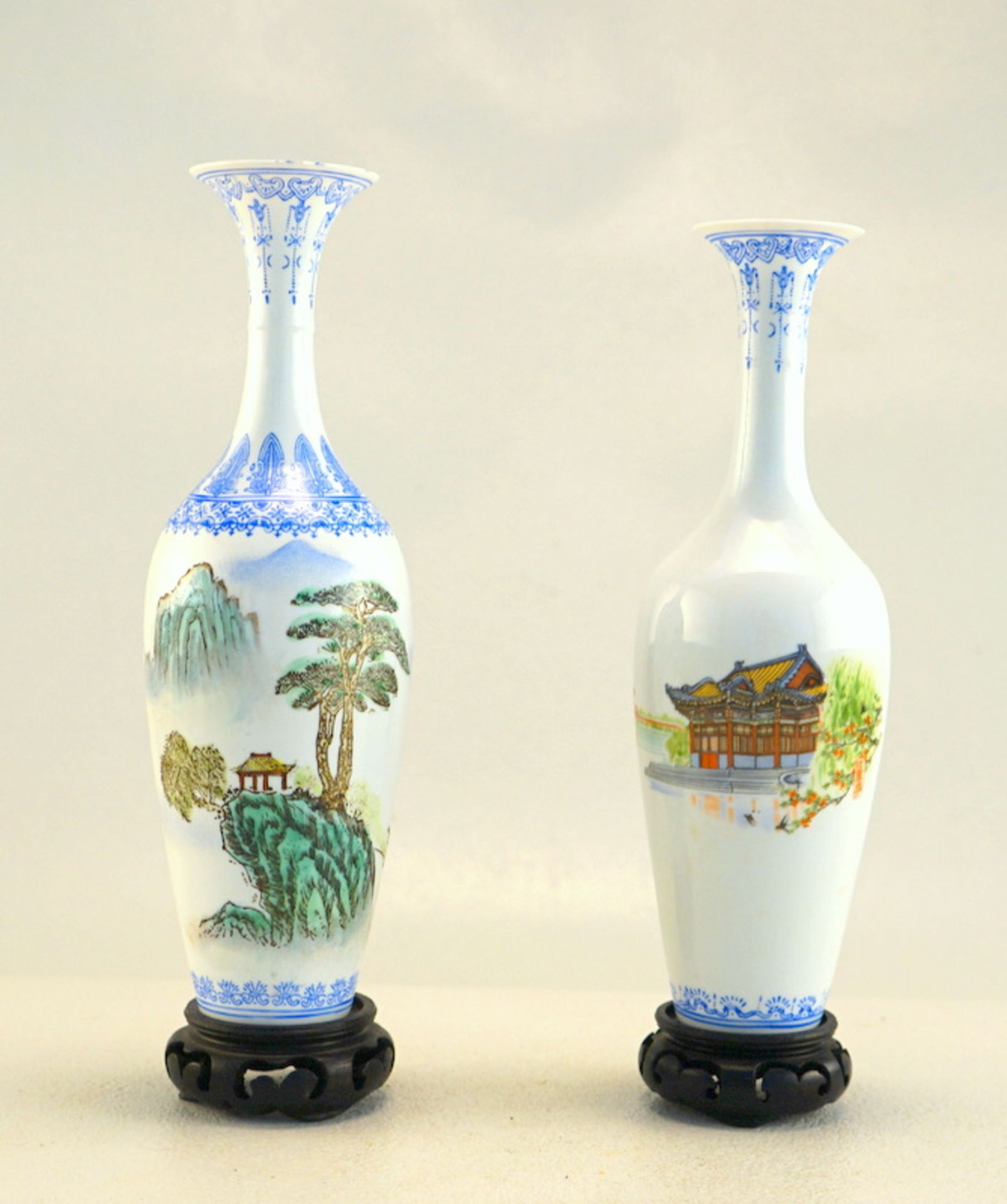 Pärchen Vasen aus Eierschalenporzellan, Early Republic Stil