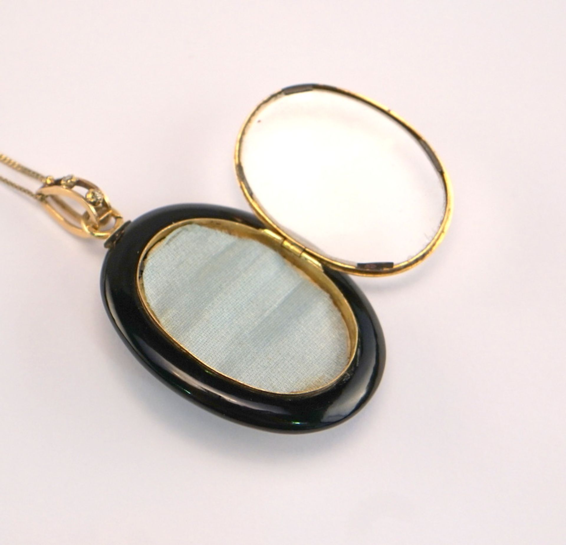 Trauerschmuck-Anhänger Onyx mit Diamantrosen, 19. Jhd. - Image 4 of 4