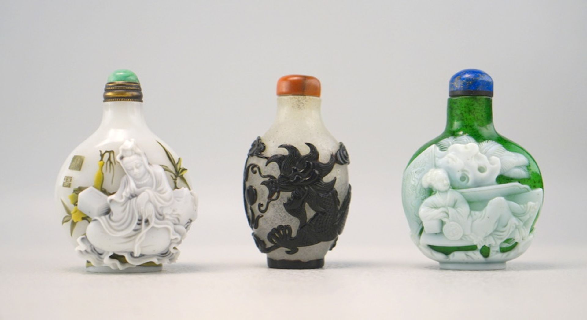 Drei alte Peking Glas Snuff Bottles, Signiert