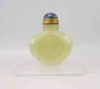 Snuff Bottle, Qing Dyn., Jade geschnitzt, 18./19. Jhd.