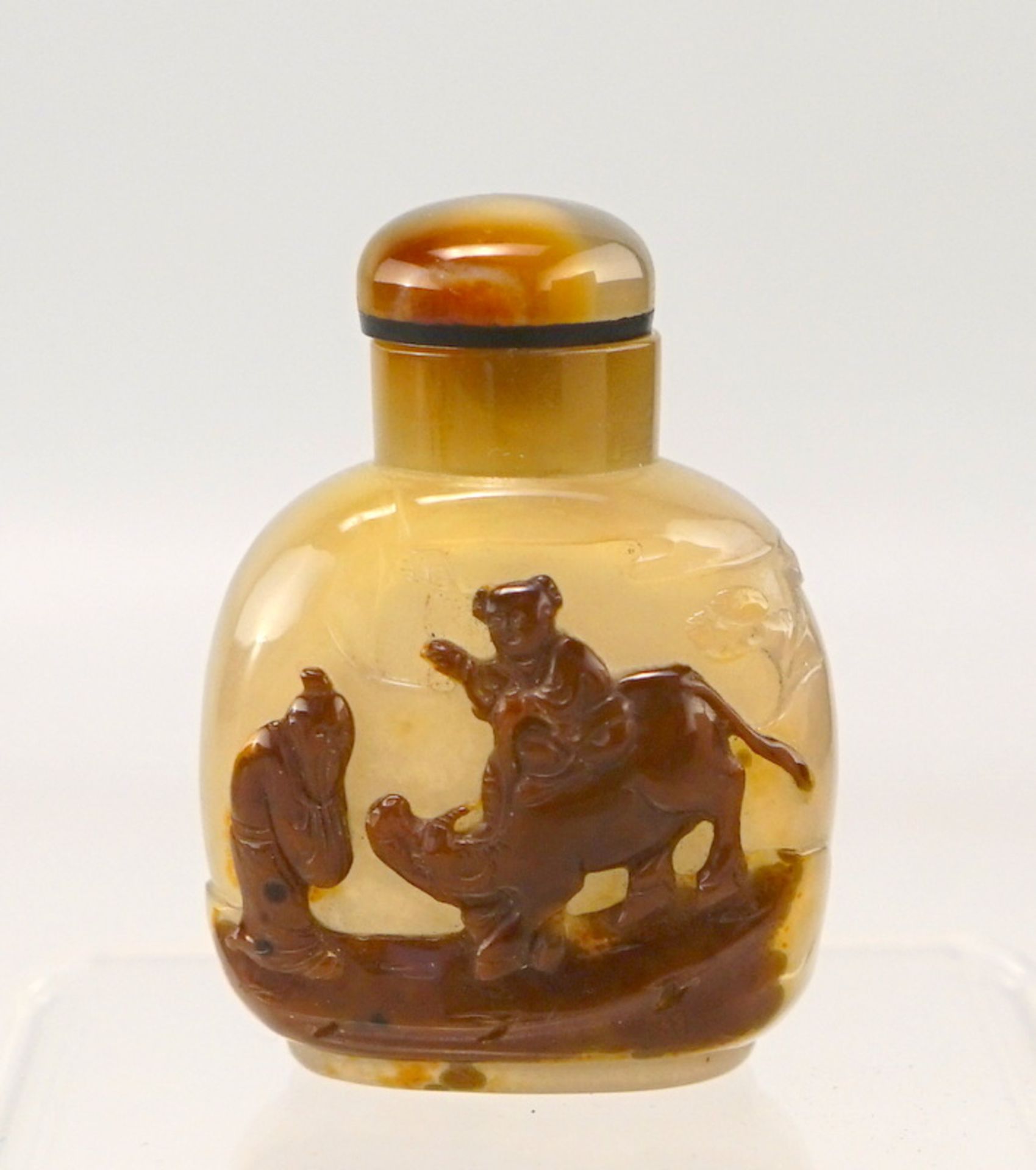 Zwei Snuff Bottle: Achat jeweils mit Reliefschnitzereien, China Qing Dyn. - Bild 4 aus 6