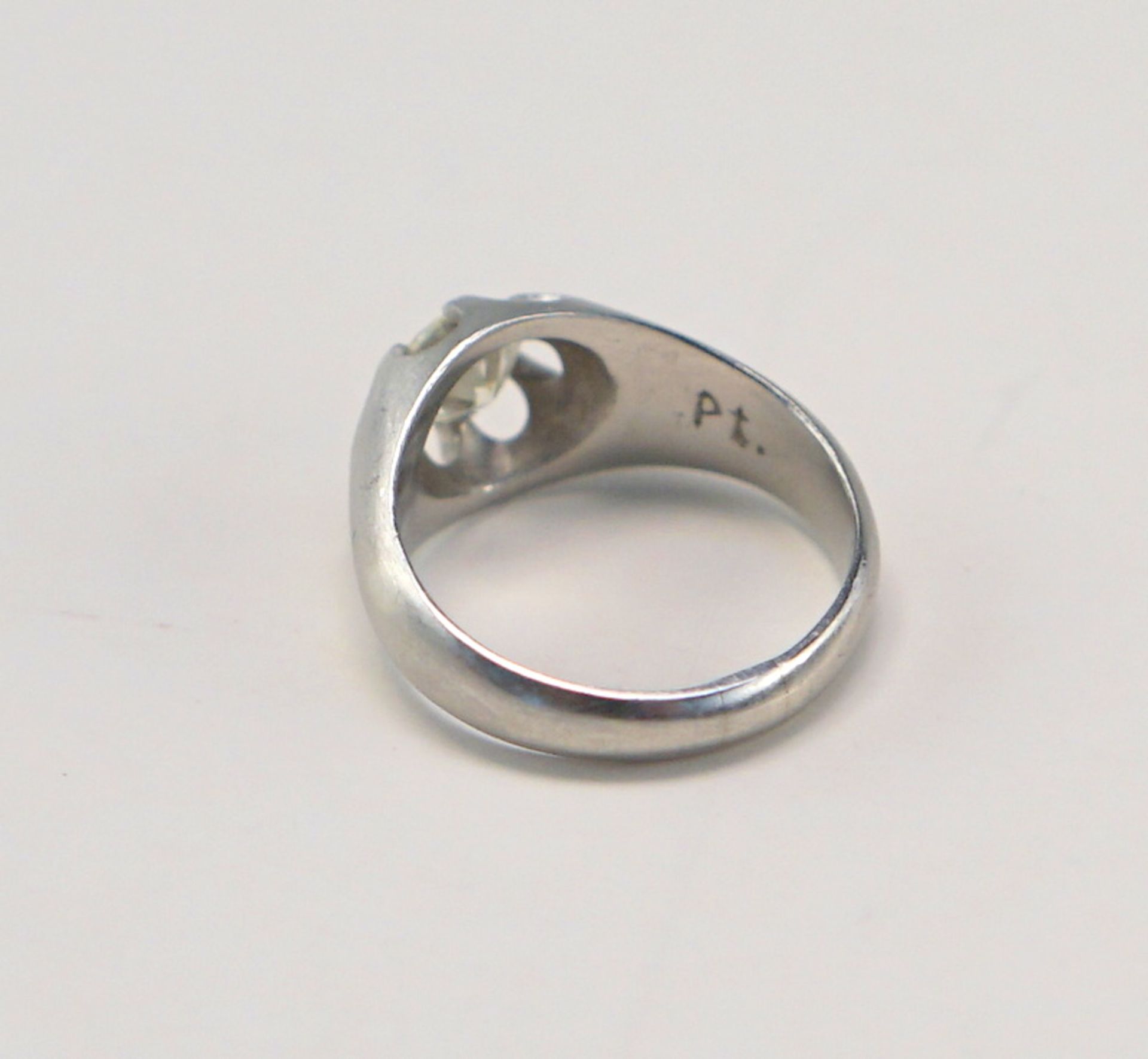 Herrenring mit ca. 1ct Brillant, Platin - Bild 3 aus 3