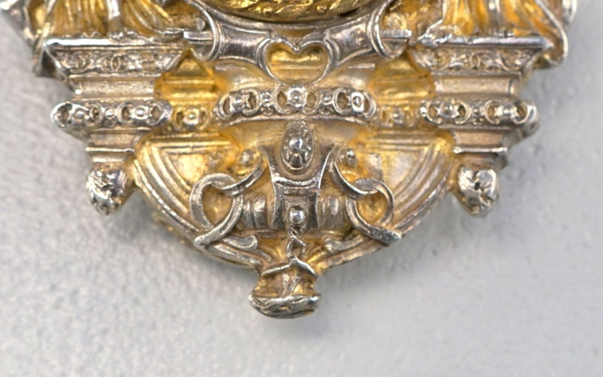 Tischuhr mit silbernen Viktorien Angelus Watch swiss - Bild 2 aus 3