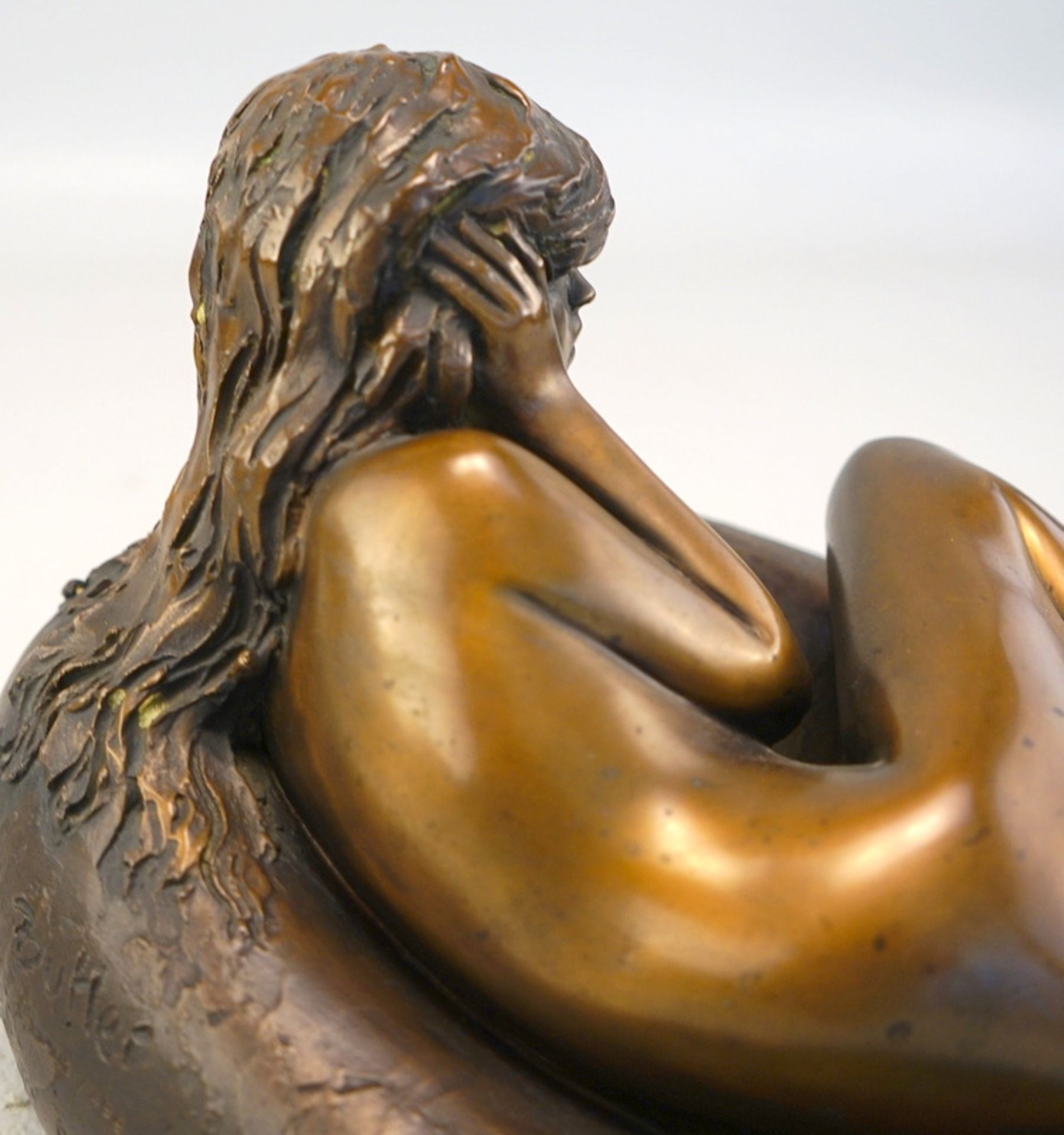 Butler, James: "Girl on Cusion", 1980 - Image 7 of 8