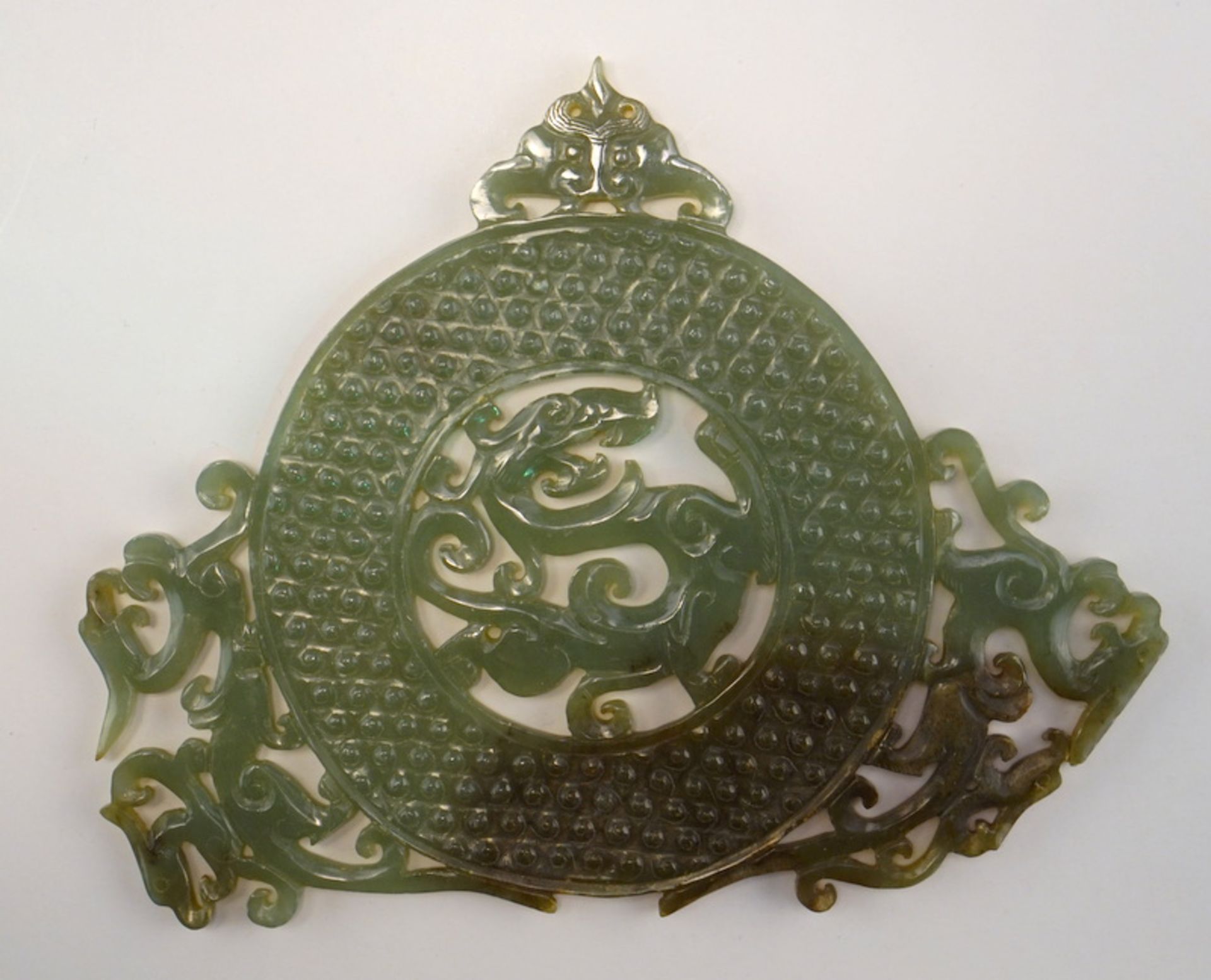 Amulettscheibe/Bi-Scheibe mit Dekor aus Vogelköpfen und Drache, Han Dynastie - Bild 3 aus 4