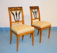 Paar Stühle des Biedermeier mit Intarsien, Kirsche, 19.Jhd.