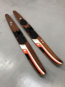 Combo water skis.