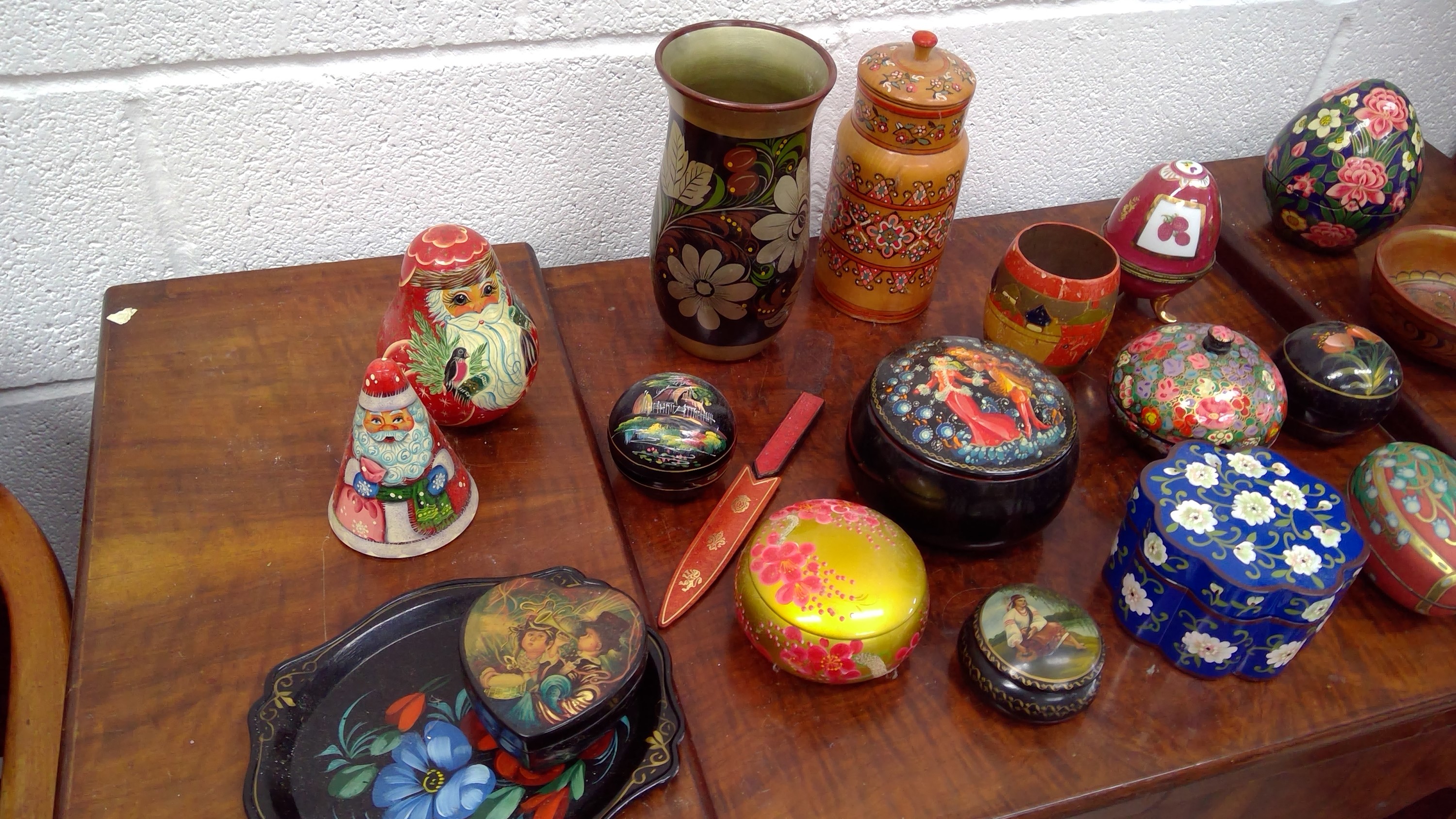 Russian lacquered vase, Russian papier mache lacquered boxes, etc. - Image 3 of 3