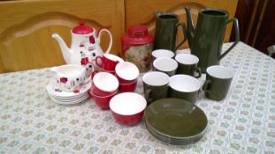 1950's Palissy 'Gayday' ceramics and an urn, along with some other ceramics.