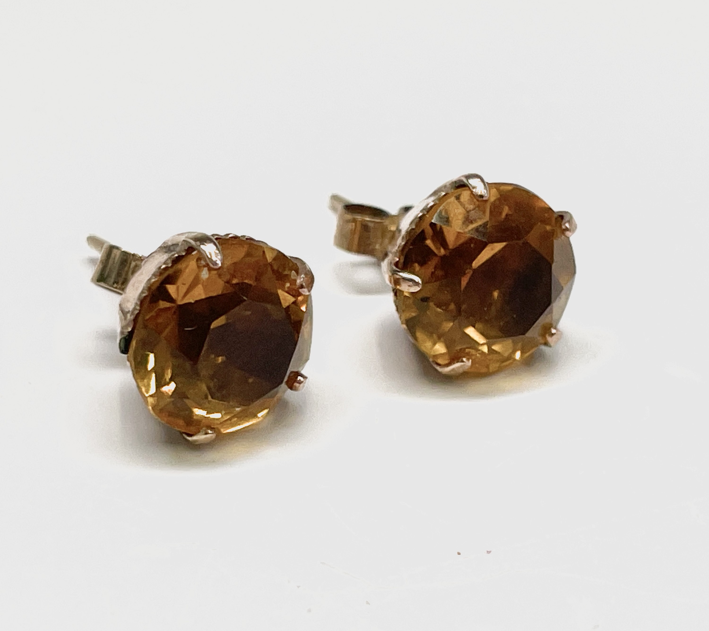 A pair of 9ct gold and amethyst stud earrings together with three other pairs of stud earrings. UK - Image 6 of 6