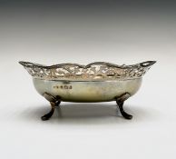 A pierced oval George V silver bon bon basket by John Price Hunt, Birmingham 1933 7.79oz 18.2cm