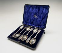 A set of six Victorian silver fiddle pattern teaspoons with gilt bowls by Josiah Williams & Co (