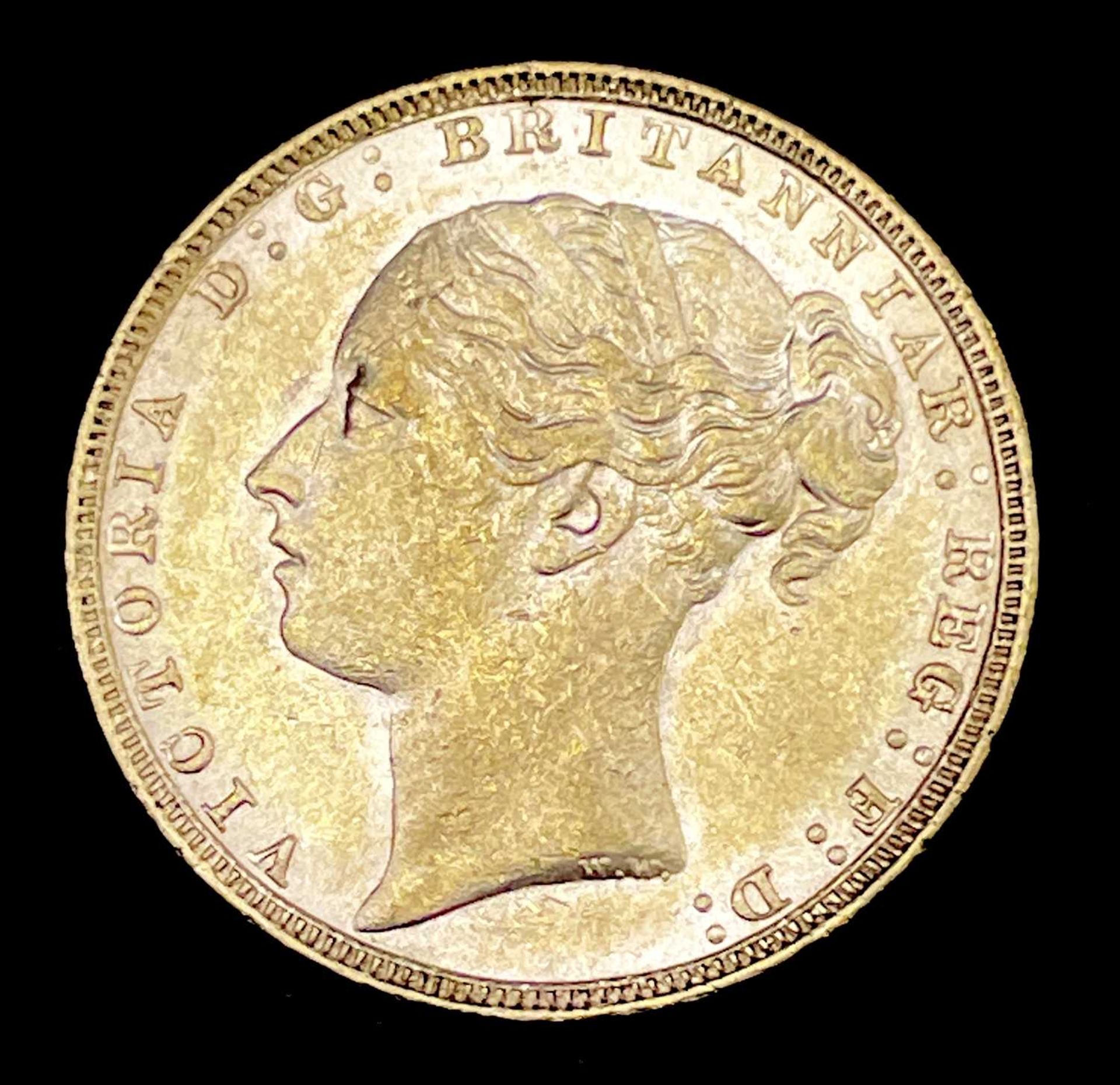 Great Britain Gold Sovereign 1885 EF+ No Sydney or Melbourne mint mark apparent. George & Dragon. - Image 2 of 5