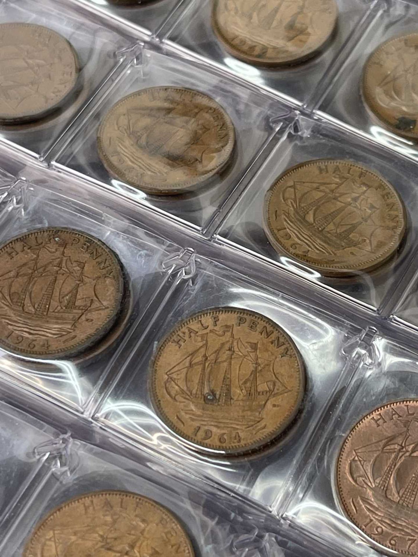 Great Britain, etc coins Lot comprises 4 x £2 brass and 2 x £5 decimal coins, a 1951 boxed - Image 4 of 7