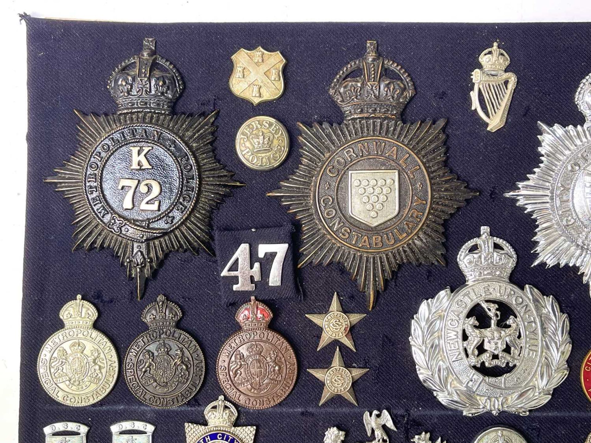 British Police Force Badges. A display card of badges, buttons and collar dogs including helmet - Image 2 of 5