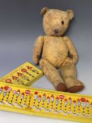 Dinky Toys: British Road Signs & Teddy Bear Lot comprises a complete Box no.772 of 24 circa 1960's