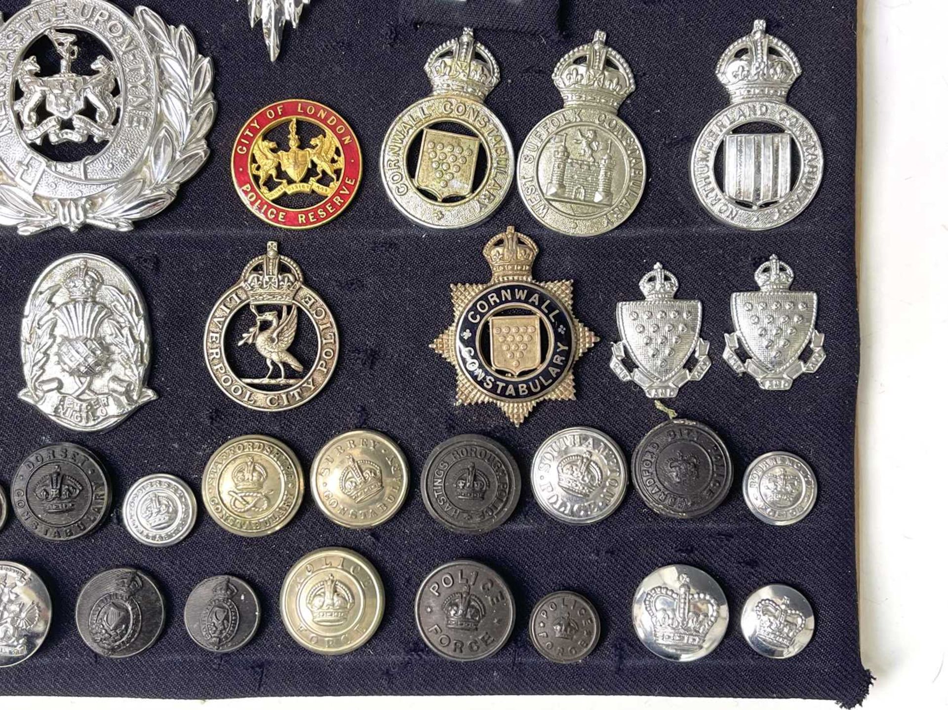 British Police Force Badges. A display card of badges, buttons and collar dogs including helmet - Image 5 of 5