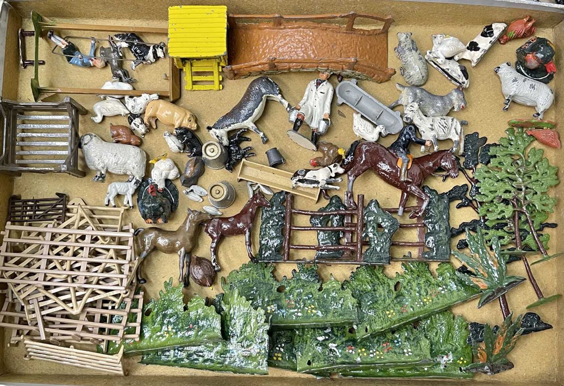 Lead Farm Animals, etc. A box containing a quantity of farm animals and accessories mostly in good - Image 4 of 10