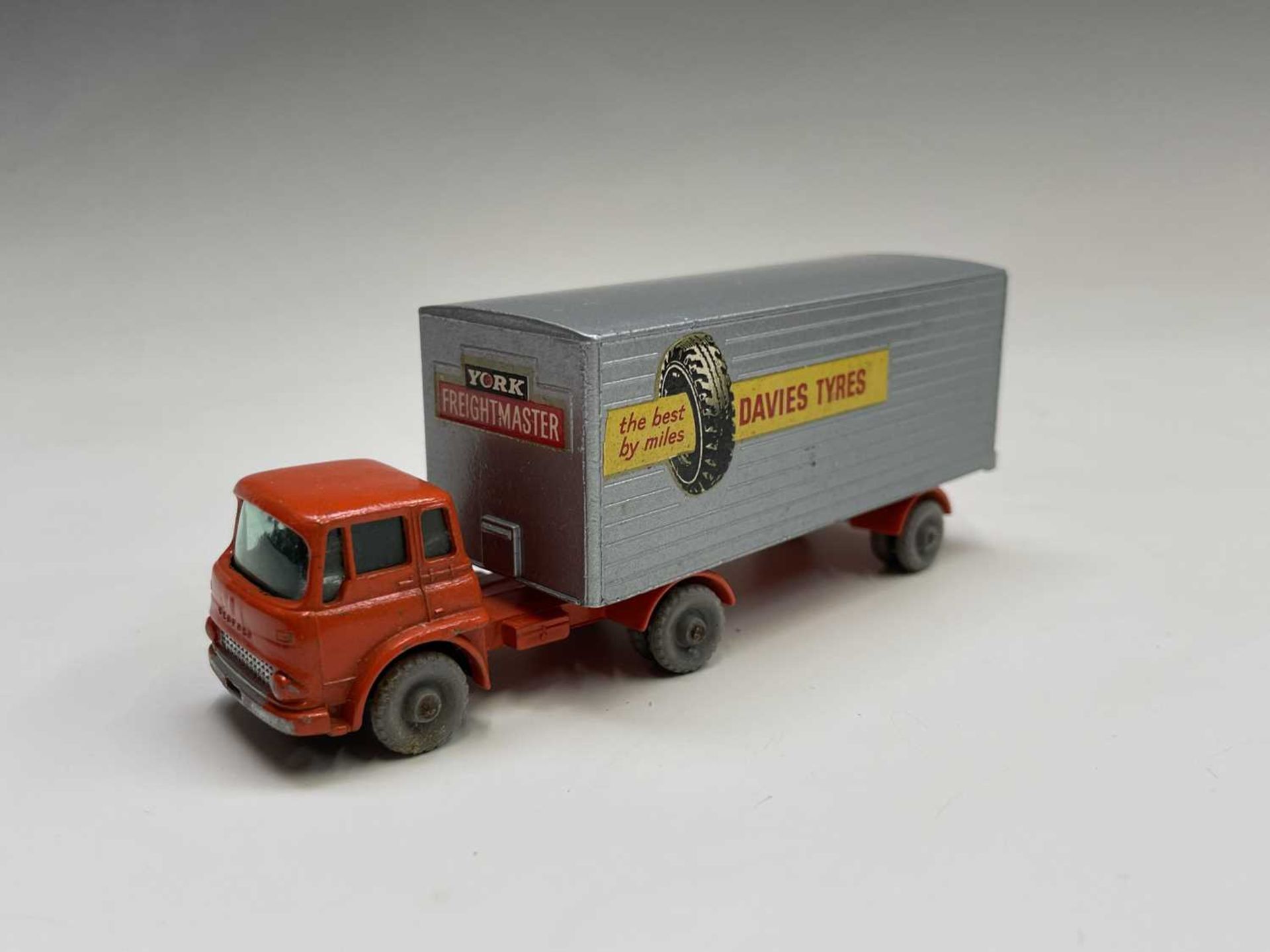 Lesney - Matchbox Toys G9 Gift Set, toys generally in good condition although an odd chip has been - Image 2 of 8