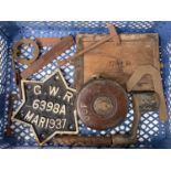 Railwayana - Great Western Railway (x14), A blue plastic tray containing fourteen pieces of GWR