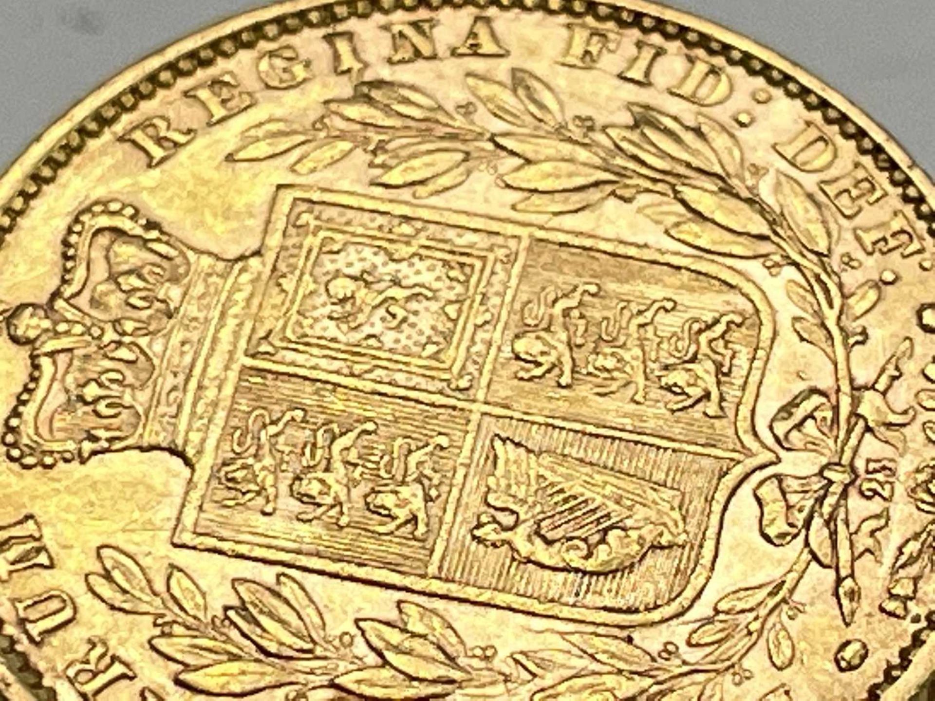 Great Britain Gold Sovereign 1865 Die no.23 Shield Back low mintage Condition: please request a - Image 4 of 10