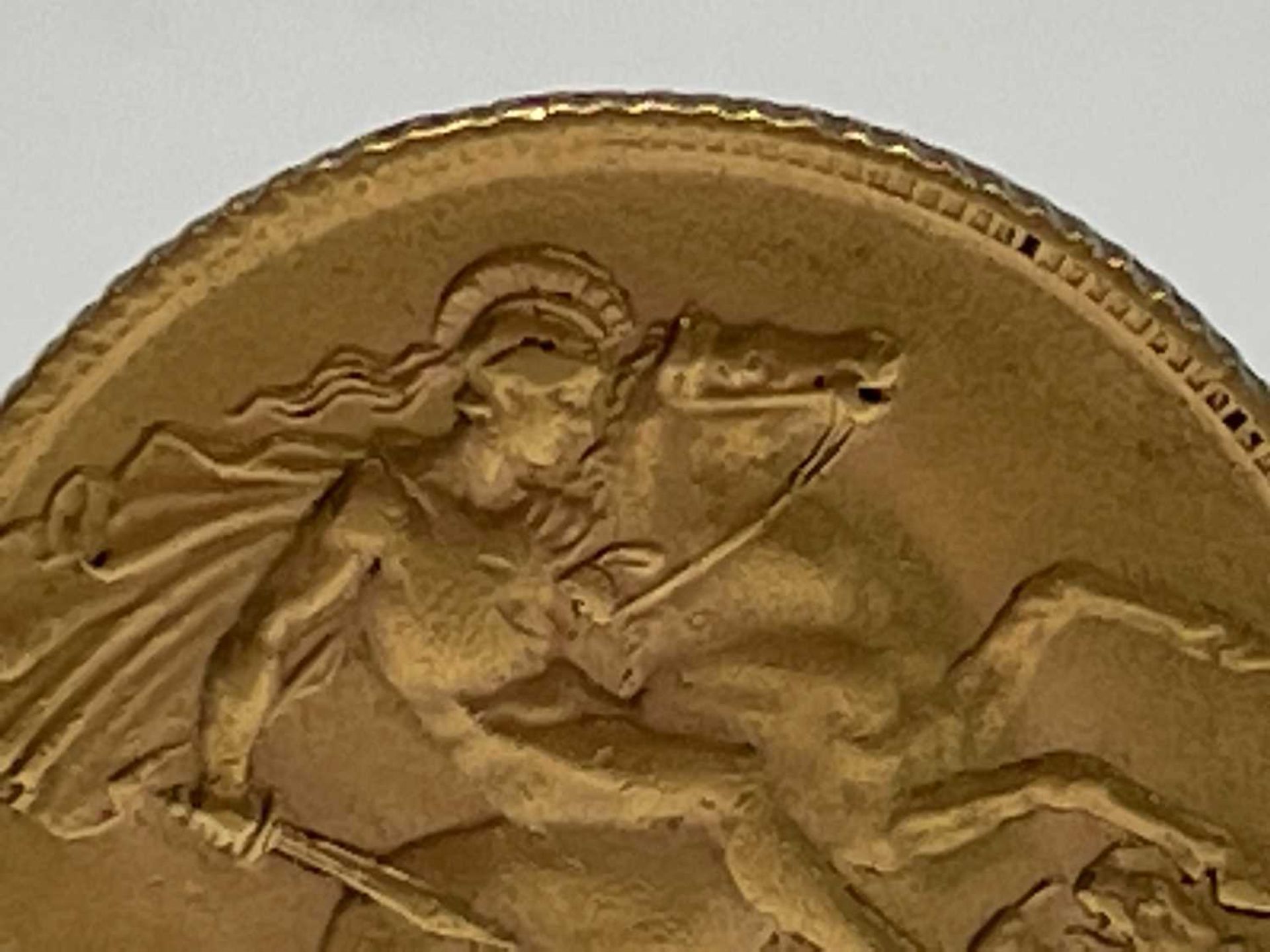 Great Britain Gold Half Sovereign 1914 King George V Condition: please request a condition report if - Image 5 of 5