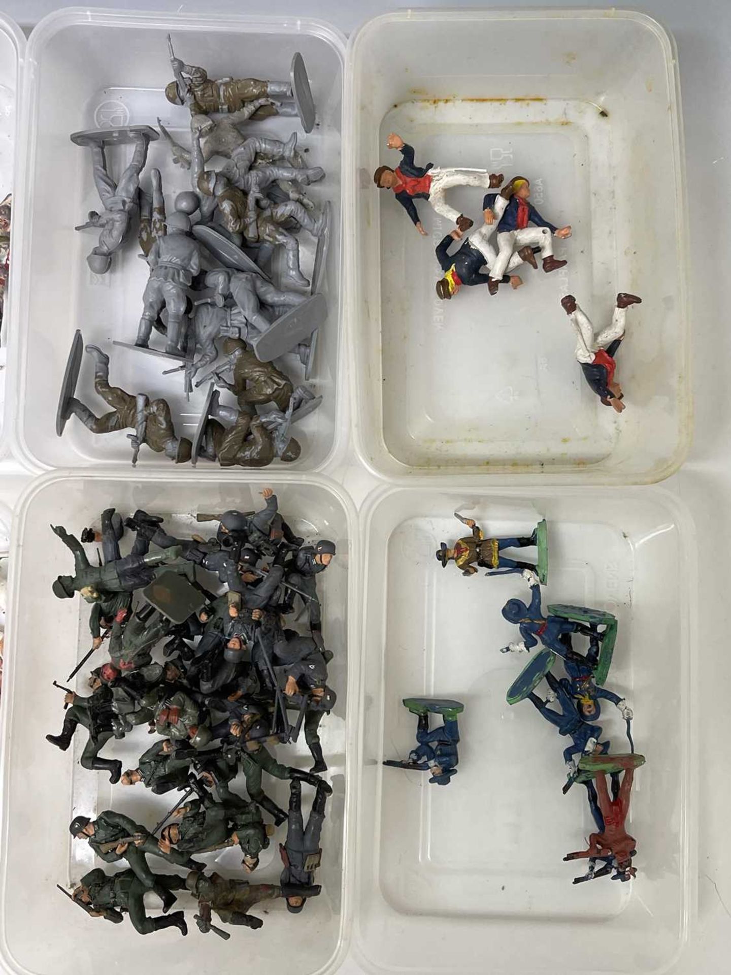 1960s-1980s Plastic Soldiers. Large quantity of mostly Airfix figures sorted into containers - WWII, - Image 11 of 12