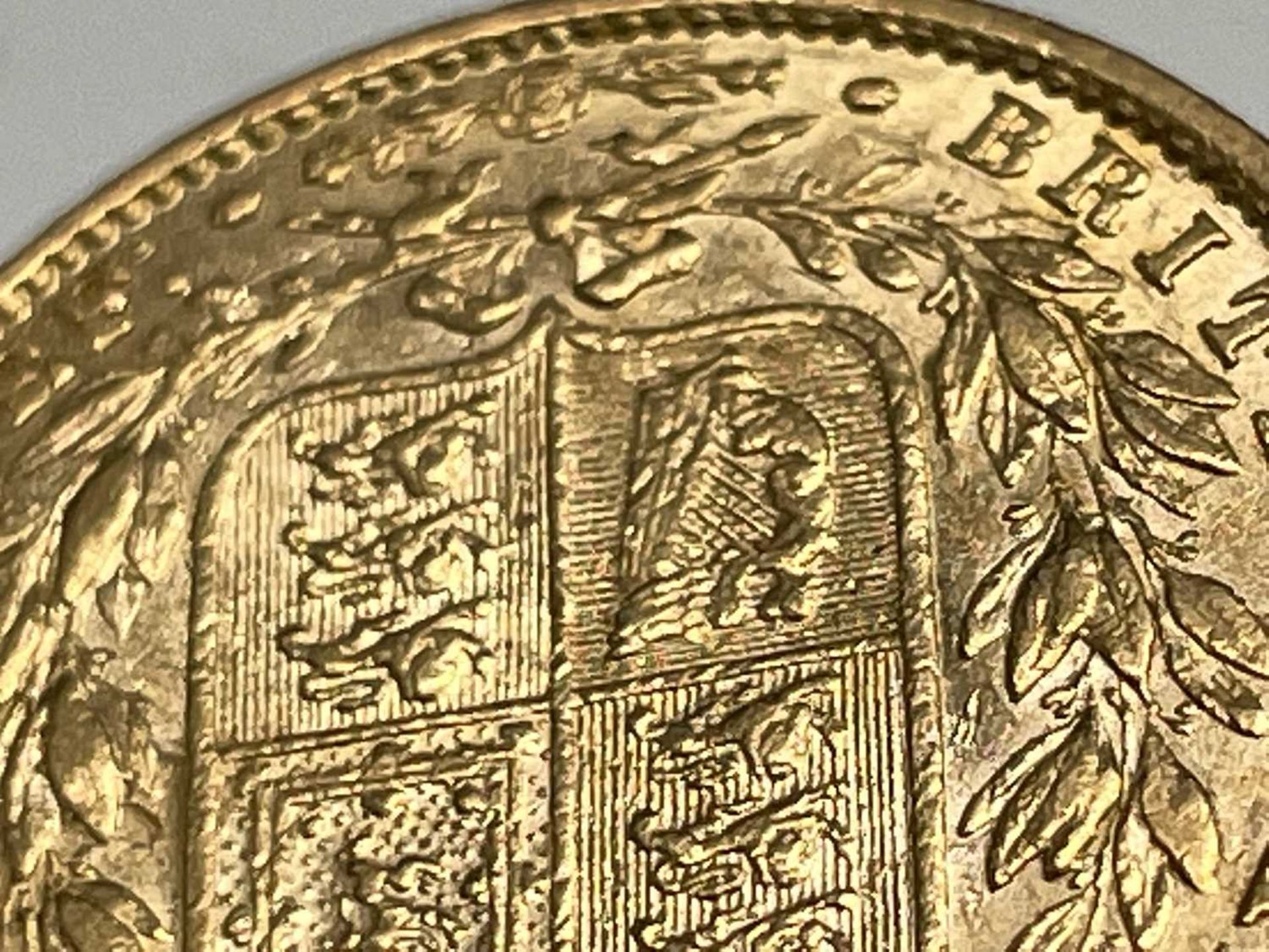Great Britain Gold Sovereign 1861 Queen Victoria Shield Back Condition: please request a condition - Image 5 of 8