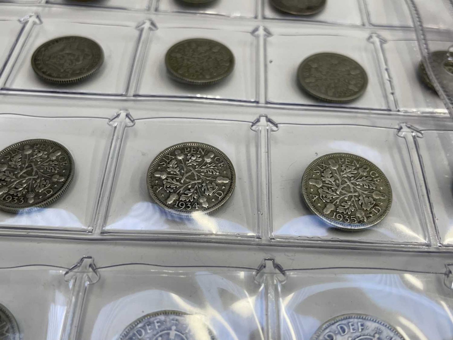 Great Britain pre 1947/pre 1920 silver coins Lot comprises: 2/6d (x2), 2/- (x12), 1/- (x33), 6d ( - Image 2 of 8
