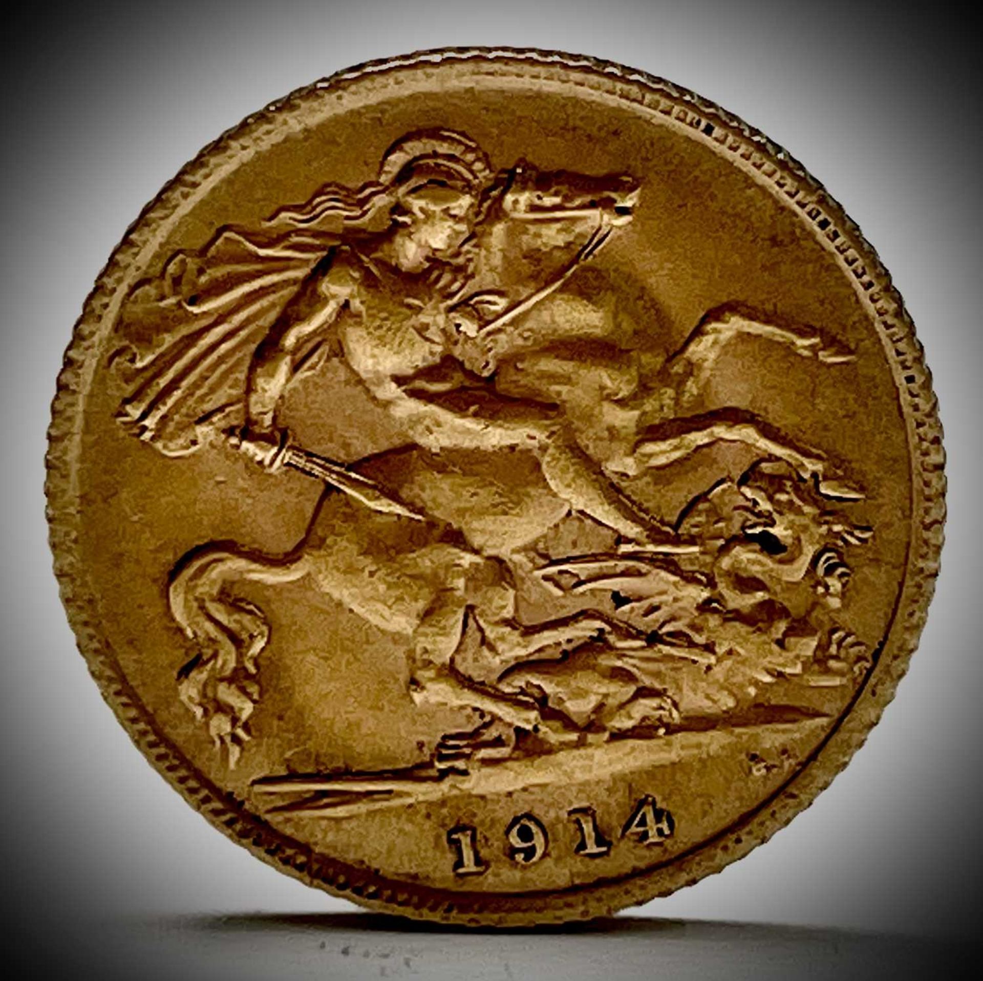 Great Britain Gold Half Sovereign 1914 King George V Condition: please request a condition report if
