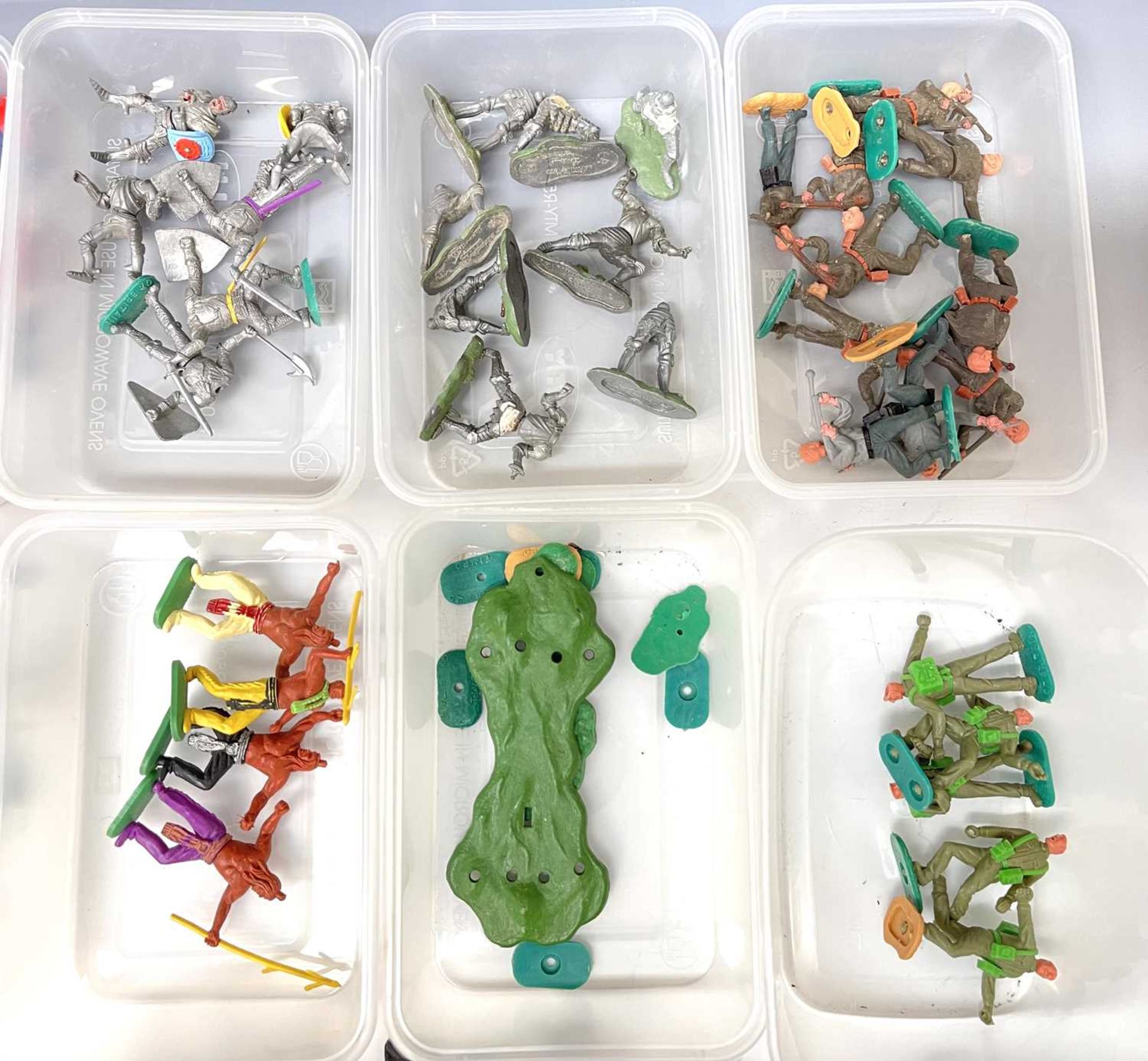 1960s-1970s Plastic swap-it type figures by Britains and Timpo. Large lot sorted into containers. - Image 6 of 7