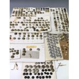 British Military, etc Buttons. A box containing in excess of 350 brass, plated, horn and anodised